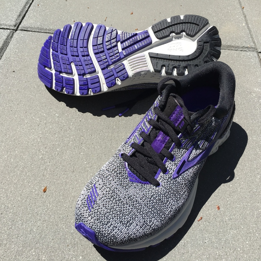 Brooks Women's Adrenaline GTS 19